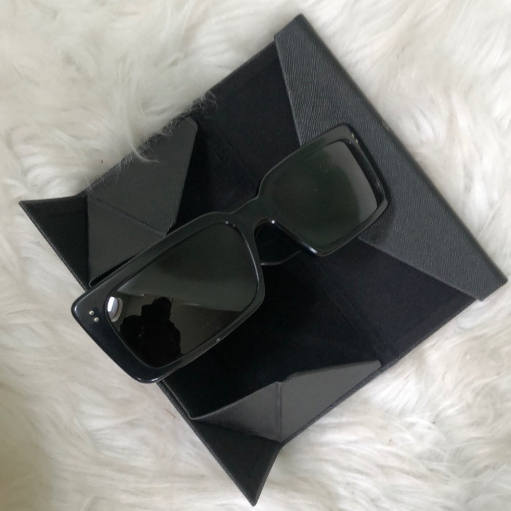 Gucci Sunglasses - Picture 7 of 7